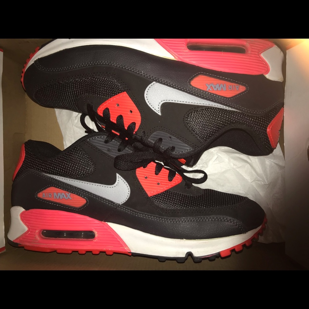 Air max 90 red and black